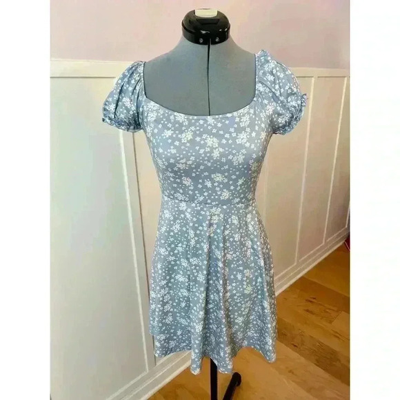 Altar’d State Fit and Flare Floral Dress size Small - Picture 1 of 7